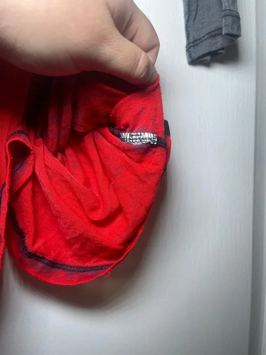 Hurley Women's 3/4 Sleeve Raglan Graphic Tee in Red & Heather Grey Size Medium - Picture 11 of 16